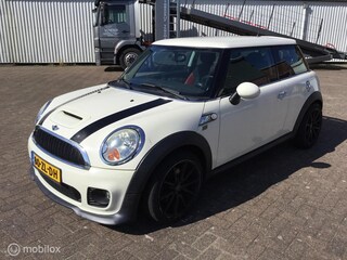 Mini Mini 1.6 loopt goed koppeling hoog!