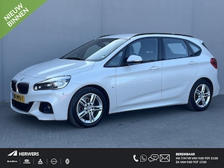 BMW 2-serie Tourer 218i Executive M - Sport / Cruise Control / Stoelverwarming / Trekhaak (1.300KG) / Parkeer Pakket / Navigatie Full Map / Bluetooth /