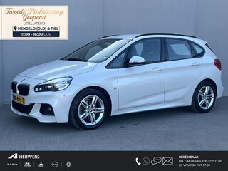 BMW 2-serie Tourer 218i Executive M - Sport / Cruise Control / Stoelverwarming / Trekhaak (1.300KG) / Parkeer Pakket / Navigatie Full Map / Bluetooth /