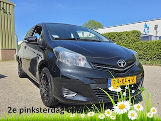 Toyota Yaris 1.0 VVT-i Aspiration, Camera! Bluetooth! Apk 1-2027! Zondag OPEN!