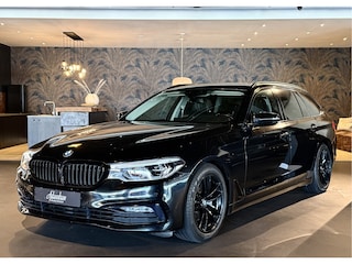 BMW 5-serie Touring 520d High Exe I Black on Black I Mooie auto