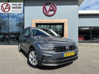 Volkswagen Tiguan 1.5 TSI 150pk DSG Life | Trekhaak | Standkachel | Ergo stoel | Camera | Carplay | Rijklaar incl. garantie