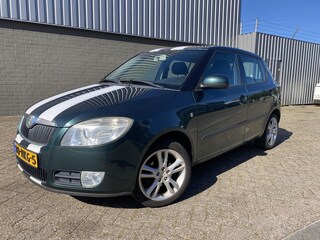 Skoda Fabia 1.4-16V Sport Airco | Centrale Vergrendeling met afstand bediening | Cruise Controle | Radio/CD | Sportstoelen | Licht metalen Velgen | Volledig onderhouden | NAP |