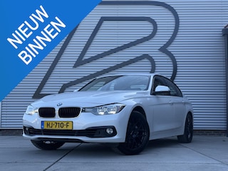 BMW 318i Essential Navi|Clima|Cruise|PDC|Dealer Onderhouden|LM Velgen|N.A.P|APK tot 08-2026
