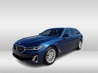 BMW 5-serie Touring 530e Luxury Line - Pano - Laser - HUD - Stuurverwarming - Leder - Comfortstoelen - Trekhaak - Rijklaar