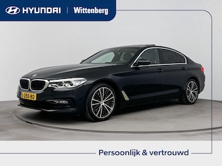 BMW 540i xDRIVE HIGH EXECUTIVE | AUTOMAAT | UNIEK | FULL OPTIONS | 340 PK! | OPEN DAK | LEDER | CLIMA | CRUISE | CAMERA | NAVI | VERWARMDE VOORSTOELEN | LM VELGEN | ELEKTRISCHE ACHTERKLEP |
