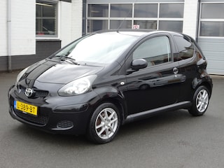 Toyota Aygo 1.0-12V Comfort Navigator Airco, elektrische ramen, centrale vergrendeling, licht metalen velgen, enz.