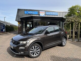 Volkswagen T-Roc 1.5 TSI DSG Style|navi|Stoelver.|PDC|Zwart dak