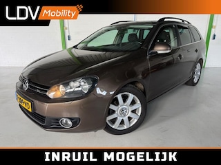 Volkswagen Golf 1.4 TSI HIGHLINE / Panoramadak / Afneembare trekhaak / Stoel verwarming / Boekjes aanwezig.