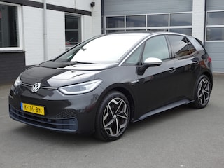 Volkswagen ID.3 First Plus 58 kWh Automatische airco, navigatie, parkeersensoren, achteruitrijcamera, afneembare trekhaak, stoel verwarming, enz.