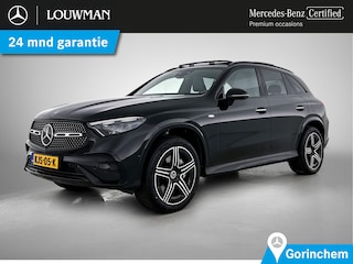 Mercedes-Benz GLC 300 e 4MATIC AMG Plug-In Hybride AMG Line | Night Pakket | Alarm klasse 3 | Distronic | Panorama Schuif-Kanteldak | 20 Inch AMG Velgen | Burmester®. Inclusief 24 maanden Mercedes-Benz Certified garantie voor Europa.