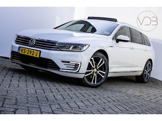 Volkswagen Passat Variant 1.4 TSI GTE Connected Series Plus Panorama Trekhaak