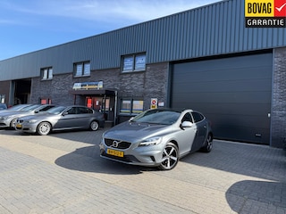 Volvo V40 2.0 T4 Business Sport | 1E EIGENAAR | 12MND GARANTIE | PANO | STANDKACHEL | LEDER | CAMERA | LED | CRUISE | STOELVERWM. |