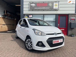 Hyundai i10 1.0i i-Drive Sound White edition