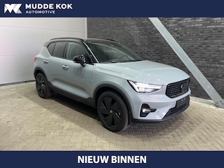 Volvo XC40 B4 Ultra Black Edition | Panoramadak | Trekhaak | 360° Camera | ACC | Stoel+Stuurverwarming