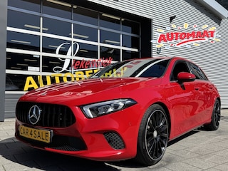 Mercedes-Benz A-klasse 180 Design Plus- AUTOMAAT - Navigatie I Leer I Digital Dashboard I Sport interieur I Dealer onderhouden