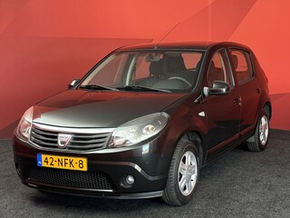 Dacia Sandero 1.2 Blackline | Nieuw Binnen! | Rijklaar | Trekhaak | Airco