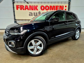Volkswagen T-Cross 1.0 TSI 110PK Style + Trekhaak|LED|Climate|Camera|Adaptive cruise|DAB|Apple|Android|PDC|17"LMV|Leder/stof