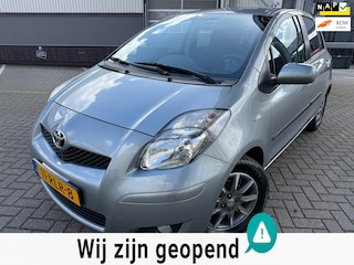 Toyota Yaris 1.3 VVTi Aspiration*VELGEN*TERKHAAK*NEW APK*AIRCO*ELKT-RAAM*NAP