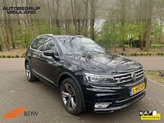 Volkswagen Tiguan 2.0 TSI 4Motion Highline Business R I 2X R-line I 2500 KG I 19" I Virtual I PDC I Carplay I Led I Leer I