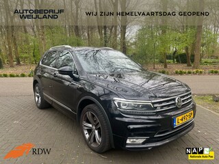 Volkswagen Tiguan 2.0 TSI 4Motion Highline Business R I 2X R-line I 2500 KG I 19" I Virtual I PDC I Carplay I Led I Leer I