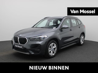 BMW X1 xDrive25e Executive | ACHTERUITRIJCAMERA | NAVIGATIE | HEAD UP DISPLAY | CLIMATE CONTROL | LED VERLICHTING | PARKEERSENSOREN |