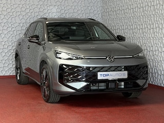 Volkswagen T-Roc 1.5 eTsi R-LINE 150PK EDITION TREKHAAK BLACK STYLE 19''LMV IQ LED/GRIL/LOGO STOEL/STUUR.VERW ELEK.KLEP 2026 ✅Top Auto's Wijchen , 30 Jaar Specialist in Volkswagen  : Alle Type's : R-Line Edition / Style / First Edition / Highline / Life , Zowel PHEV / HEV / MHEV / Benzine ✅