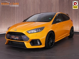 Ford Focus ST-2 2.0 250pk |Bull-X|RS-bumper & spoiler|Eibach verlagingsveren|Sony|cruise control|bi-xenon|parkeercamera|parkeersensoren|winterpack|navigatie|bluetooth|19" lichtmetalen velgen|
