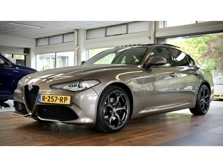 Alfa Romeo Giulia 2.0 T AWD Veloce | Breedset | Carbon | Panoramadak |