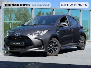Toyota Yaris 1.5 Hybrid Dynamic Parkeer camera, cruise control, climate control,DAB, Metallic lak.