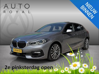 BMW 118i High Executive Edition PANORAMADAK | NAVIGATIE | STOELVERWARMING | CAMERA | LEDER SPORT INTERIEUR | ACHTERUIT RIJ CAMERA | PARKEERSENSOREN | AIRCO/ECC | CRUISECONTROL | LED | AFNEEMBARE TREKHAAK |