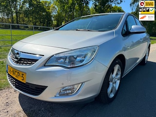 Opel Astra 1.6 Edition top onderhouden|navigatie