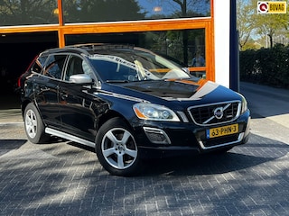 Volvo XC60 5 Cilinder R-Design | Trekhaak | Perfect onderhouden | Panoramadak | Stoelverwarming | Elektrische stoelen |