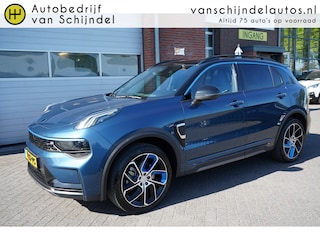 Lynk & Co 01 1.5 261PK! MY23! SEPT 2023 ORIGINEEL NL DEALER OH! ZWARTE HEMEL! 360CAMERA PANORAMADAK FULL LED 20INCH ADAPTIEVE CRUISE ANDROID/APPLECARPLAY STOELVERWARMING NAVI PDC V+A CLIMA ENZ...