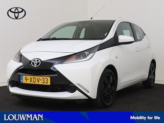 Toyota Aygo 1.0 VVT-i x-play | Airco | Achteruitrijcamera | Lichtmetalen velgen |