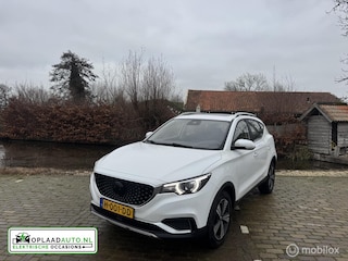 MG ZS EV Luxury 45 kWh | Pano | Fabrieksgarantie tot 12-2026