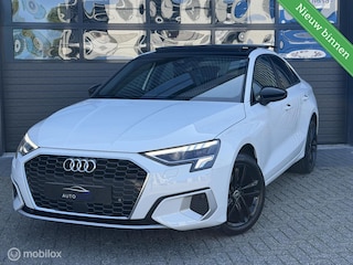 Audi A3 Limousine 30 TFSI S edition | Pano | Stoelverw | ACC