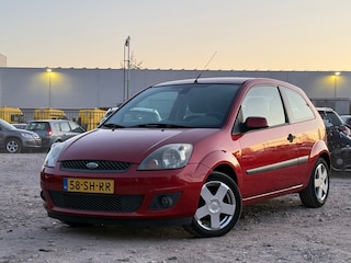 Ford Fiesta 1.3-8V Futura/ LAAG KM/ VELGEN
