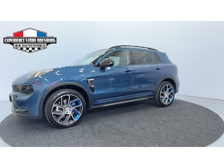 Lynk & Co 01 1.5 MY22 - Je stapt in, kijkt om je heen en merkt meteen dat dit geen standaard SUV is!
