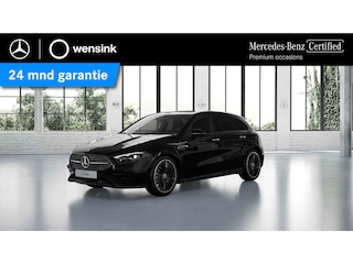 Mercedes-Benz A-klasse 180 Business Solution AMG | Panoramaschuifdak | Night | Premium Plus pakket | Dodehoekassistent | Head-up display | 19-inch Zwarte AMG Velgen |