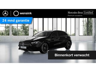 Mercedes-Benz A-klasse 180 Business Solution AMG | Panoramaschuifdak | Night | Premium Plus pakket | Dodehoekassistent | Head-up display | 19-inch Zwarte AMG Velgen |