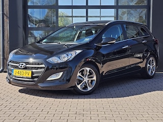 Hyundai i30 1.6 GDi Comfort | Automaat | Camera | Stoelverwarming | Navi | Cruise | All-seasons | Rijklaar |