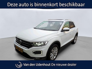 Volkswagen T-Roc 1.0 TSI Style | Trekhaak | Panorama | Full-LED | Navi