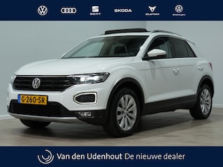 Volkswagen T-Roc 1.0 TSI Style | Trekhaak | Panorama | Full-LED | Navi