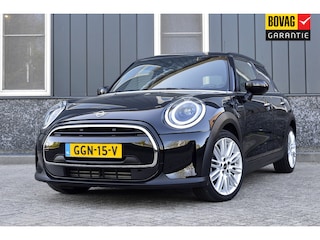 Mini Cooper 1.5 Camden Plus Edition Rijklaarprijs-Garantie Leder sport interieur Camera led apple carplay Airco