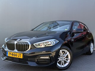 BMW 1-serie BWJ 2022 118i 136 PK Business Edition AUTOMAAT | FULL LED | HALF LEDER | STOELVERW. | CARPLAY + ANDROID | DAB + | NAVI | CLIMA | CRUISE | LMV | PDC