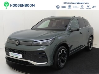 Volkswagen Tiguan 1.5 eHybrid R-Line Edition | SoH 97% | Trekhaak | 360 Camera | Keyless | Parkeerassistent | Stoel- en stuurwielverwarming  | Dodehoek detectie |  Matrix LED |
