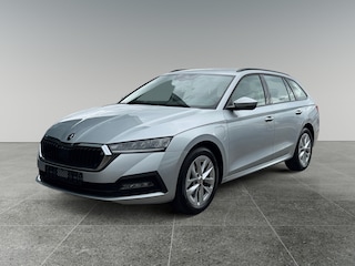 Skoda Octavia 1.4 204pk TSI iV PHEV Business Edition Parkeersensoren vóór en achter | Adaptive Cruise Control | Infotainmentsysteem Navigatie Columbus