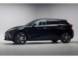 MG 4 Electric Luxury 64 kWh 3-fase [ LED Navi Stoelverwarming ]