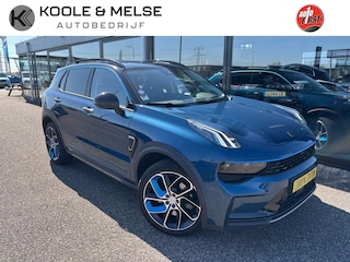 Lynk & Co 01 1.5 261pk PHEV, 360gr camera, pano dak, adaptieve cc, car play